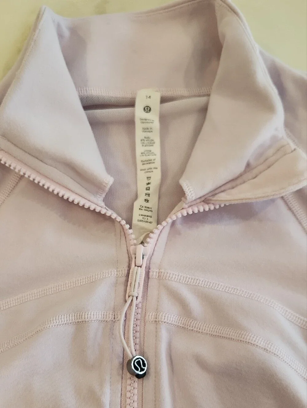 lululemon athletica pale pinkish Purple Zip-Up Jacket..preloved.
